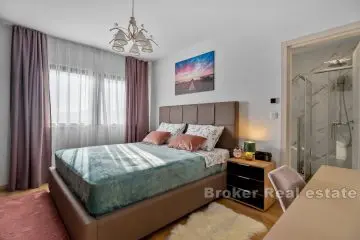 Luxusní penthouse s panoramatickým výhledem na moře