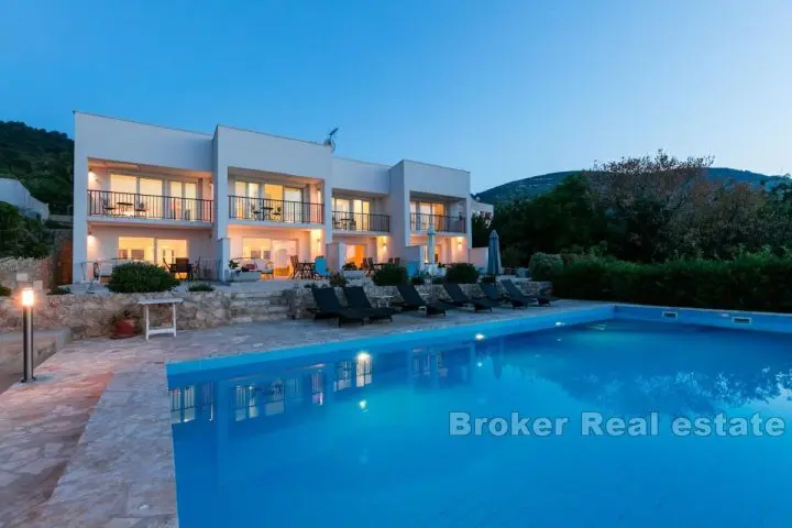 Apartment house with a panoramic view of the sea