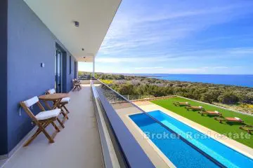 Modern villa with an enchanting view of the sea