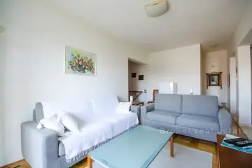 Spacious 4-bedroom apartment