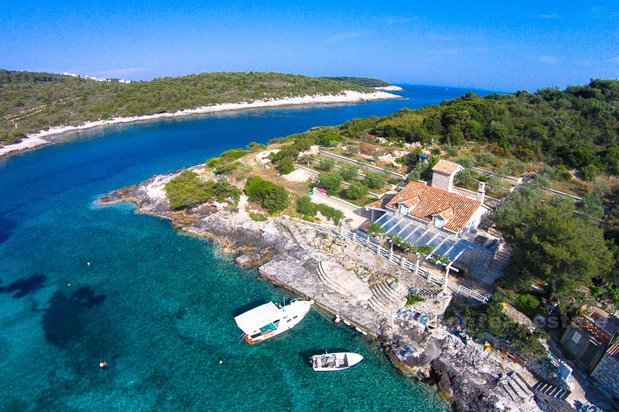 Exceptional property for sale at island of Vis