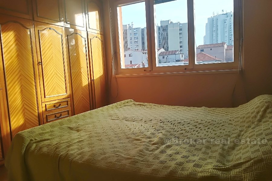 Möblierte Wohnung mit einem Schlafzimmer (Kacunar), zu verkaufen