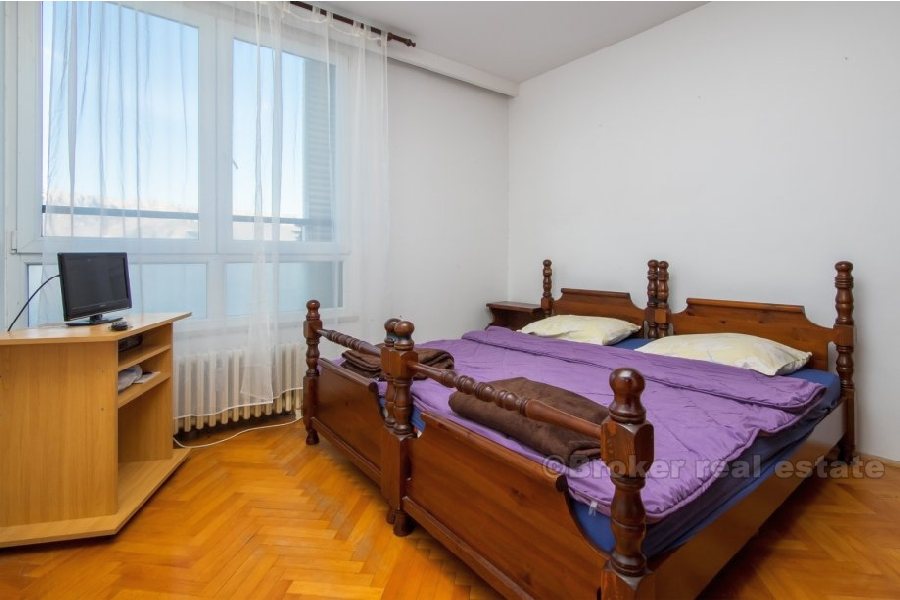 To roms leilighet med utmerket beliggenhet (Spinut), na prodaju