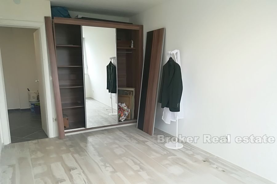 Sukoišan, nyinredda lägenhet med två sovrum, till försäljning