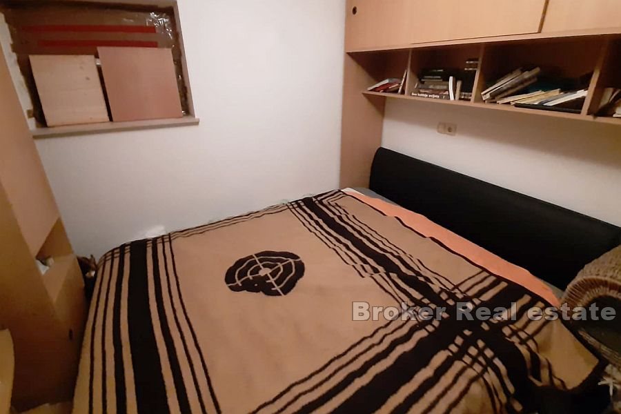 One bedroom apartment, Manuš