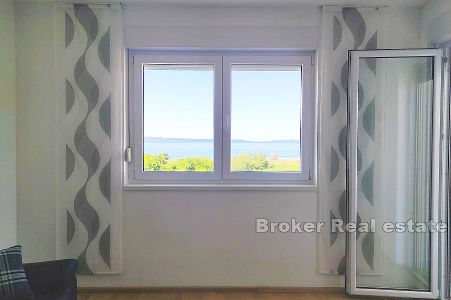 Apartment with sea view, long term rent