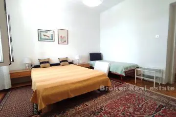 Comfortable three bedroom apartment