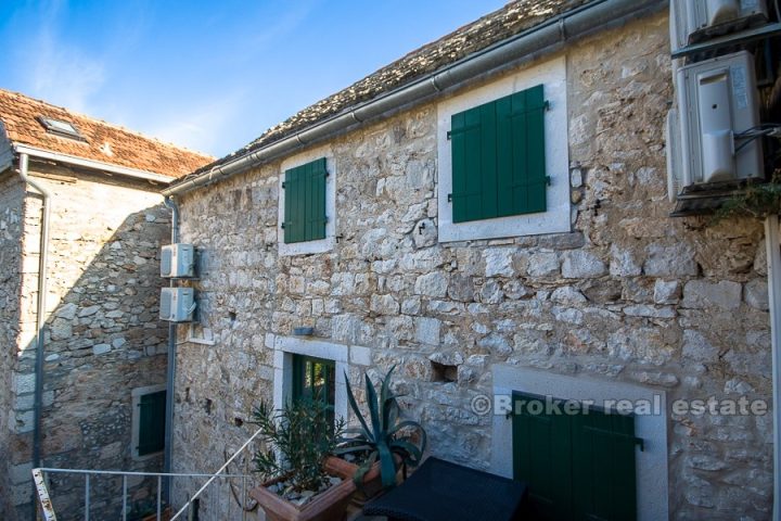 Dalmatian stone house, for sale