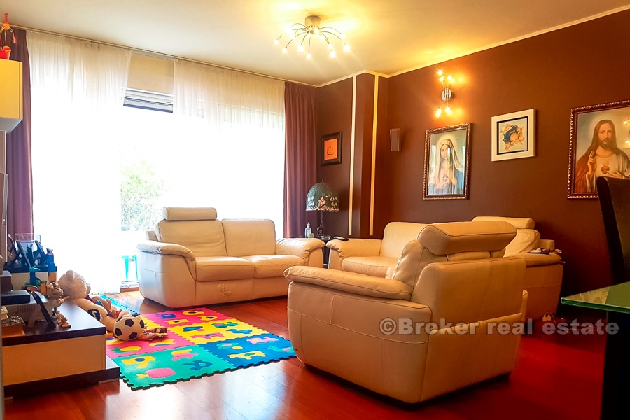 Comfortable and nice 3-bedroom apartment, for sale