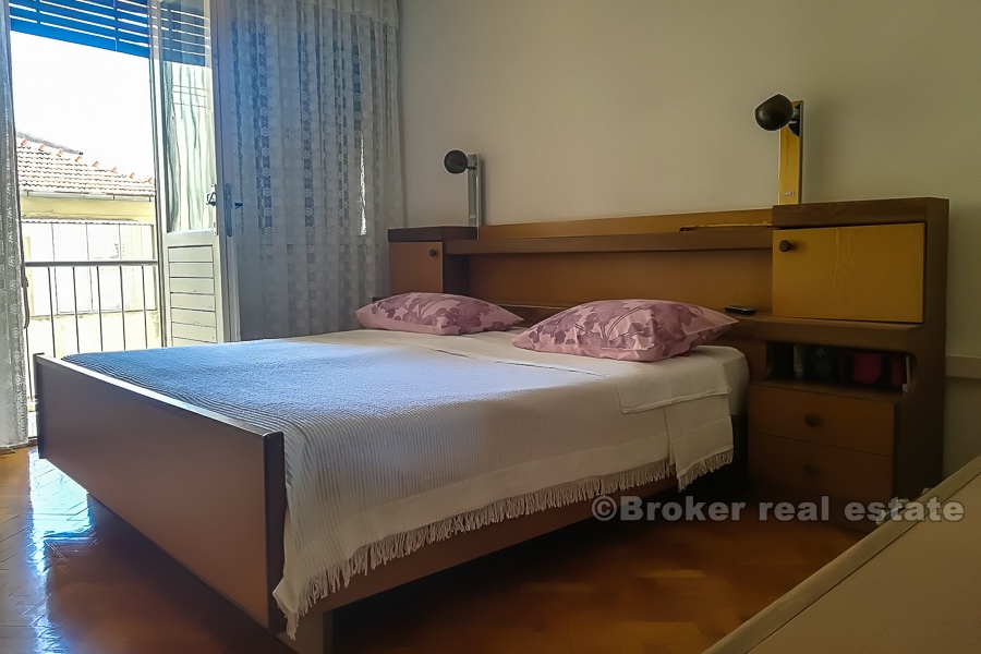 Appartamento con tre camere da letto a Bol, in vendita