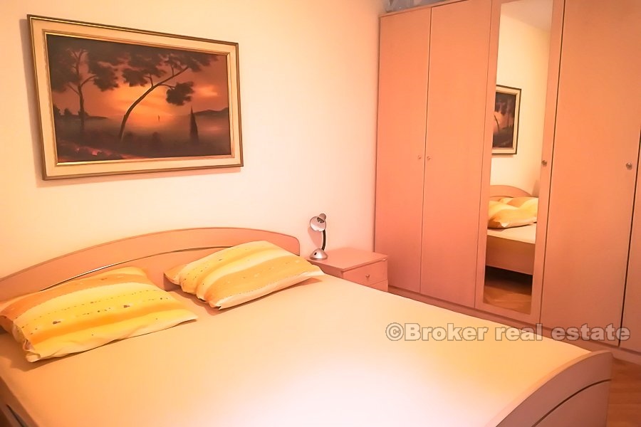 Confortevole appartamento con due camere da letto, in vendita