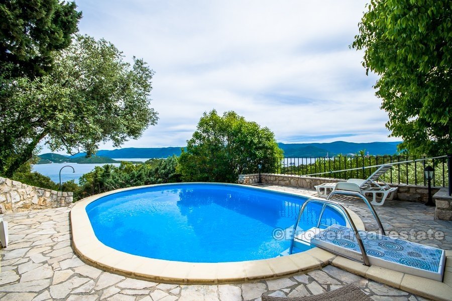 Two villas with sea view, for sale