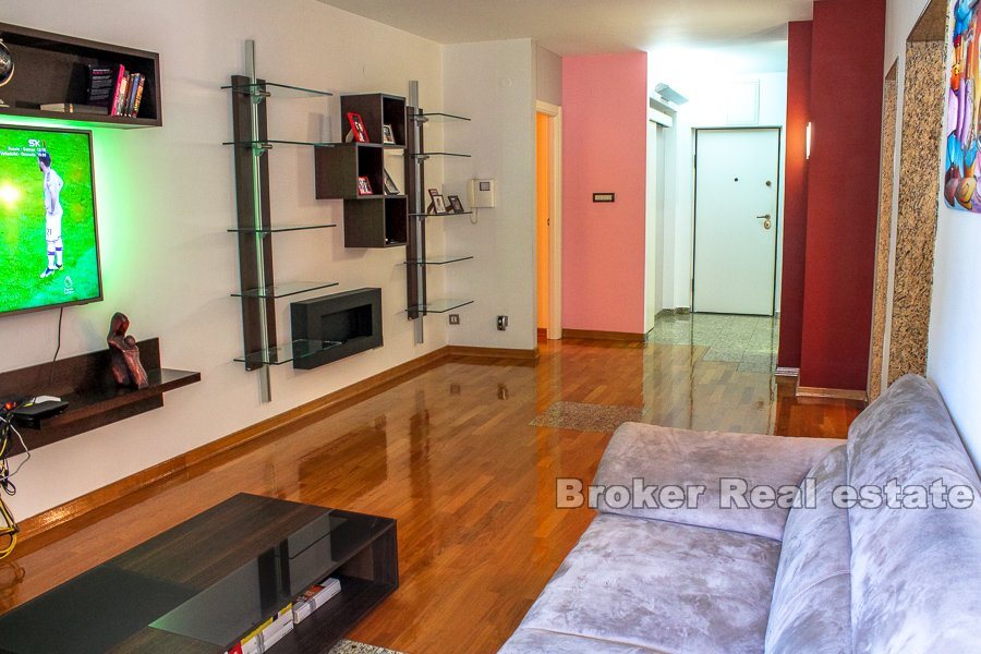 Modern and comfortable apartment, for sale