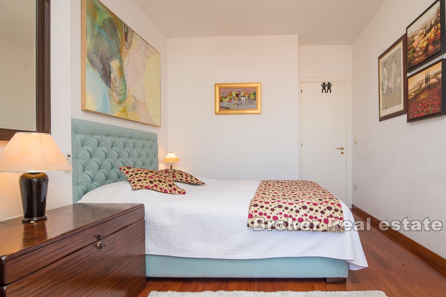Lägenhet med ett sovrum med öppen havsutsikt