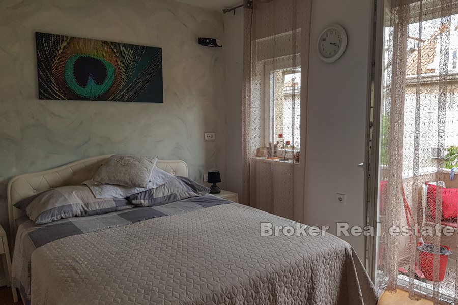 Nicely decorated apartment in a quiet street, Bacvice
