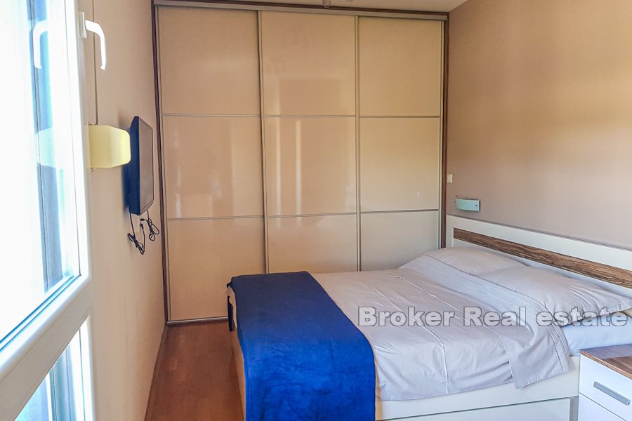 Moderno appartamento con 3 camere da letto, Sukoisan