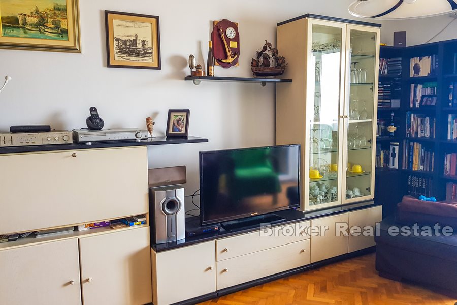 Three bedroom apartment with city view, Kman