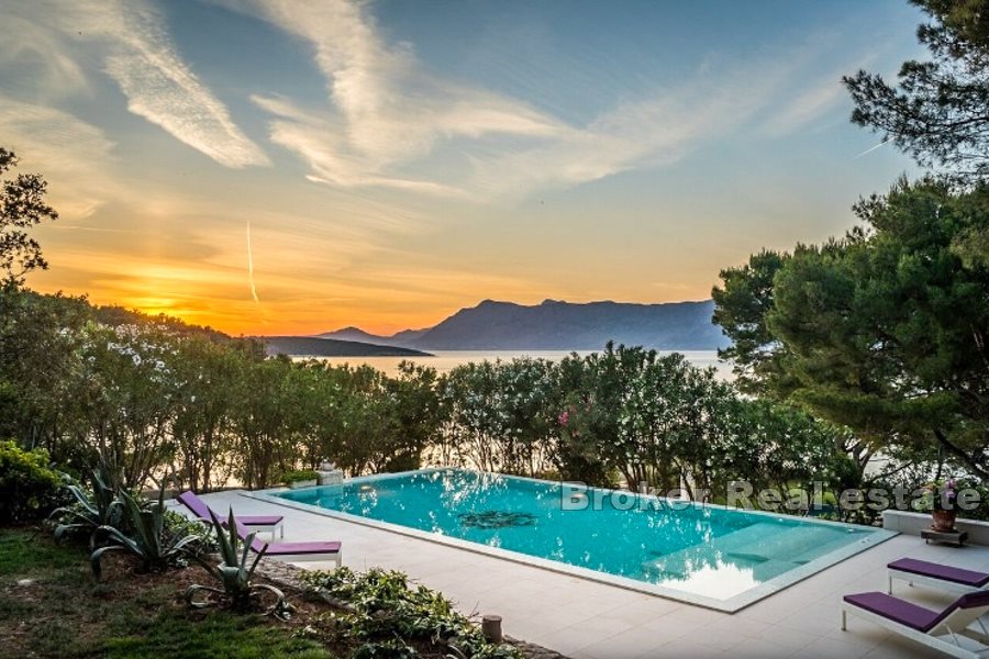 Unique villa with swimming pool