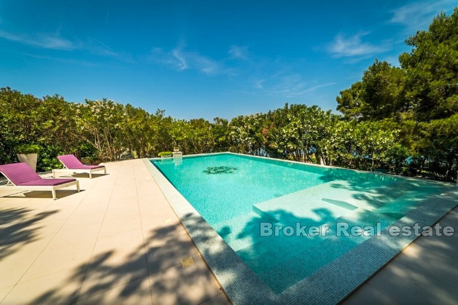 Unique villa with swimming pool