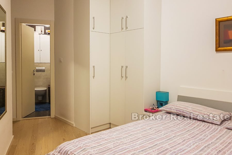 Modern lägenhet med tre sovrum av hög kvalitet, Žnjan