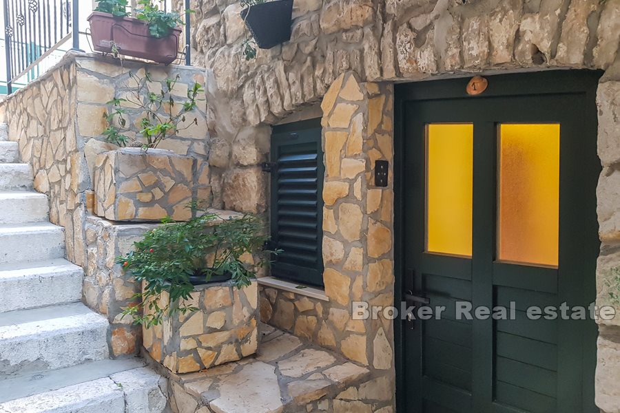 Kamenný dům se třemi apartmány, centrum Splitu