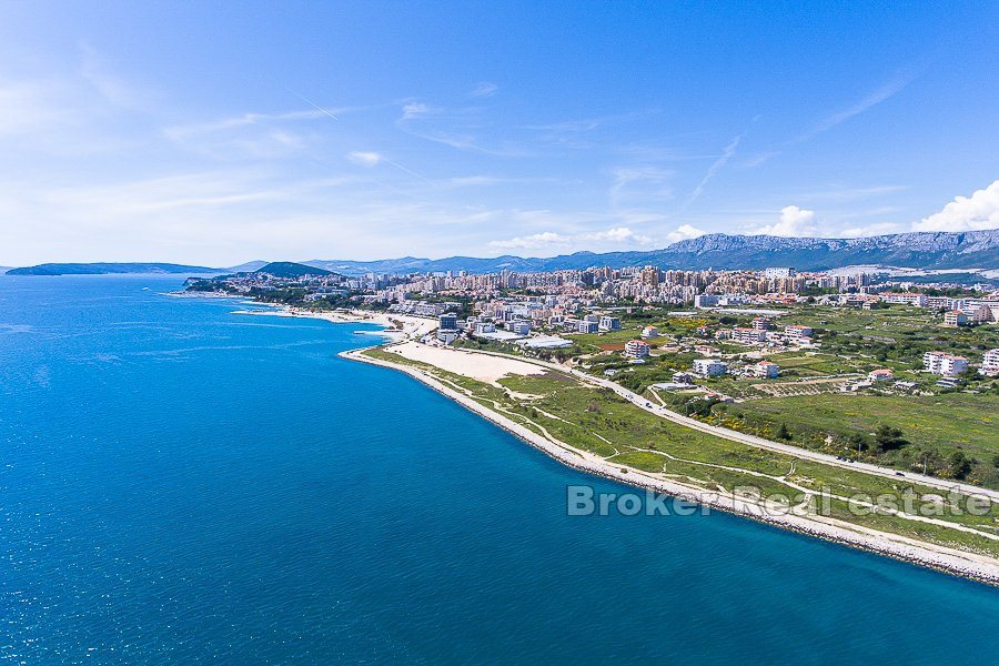 Two bedroom apartment with garage and sea view, Žnjan