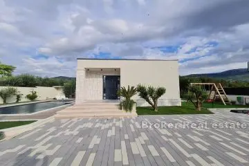Luxury newly built house with pool