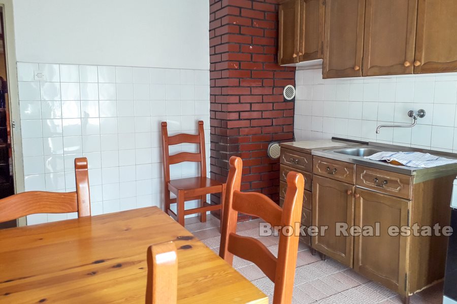 Komfortabel 3-roms leilighet med terrasse, Visoka