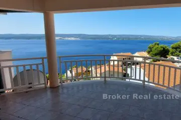 Hotel with a panoramic view of the sea