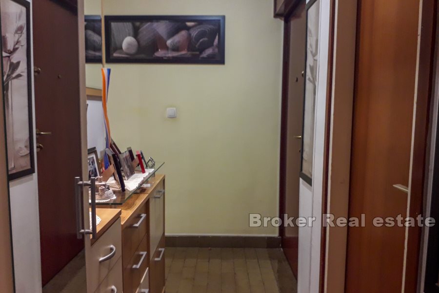 Comfortable 3 bedroom apartment with terrace, Pujanke
