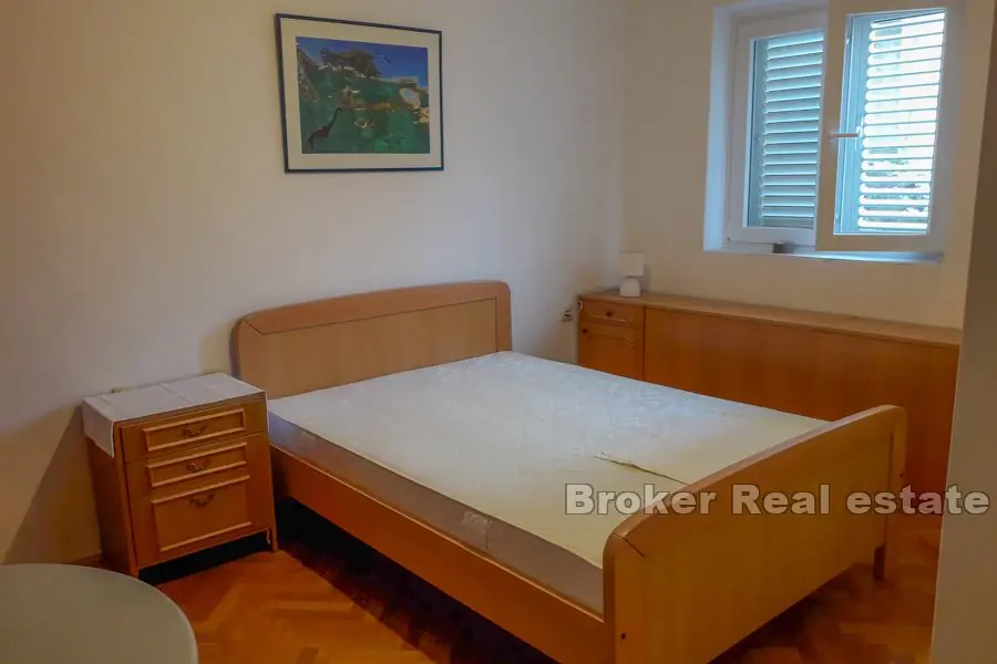 Komfortable Wohnung mit 2 Schlafzimmern und Terrasse, Visoka