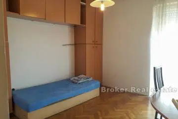 Comfortable four bedroom apartment, Spinut