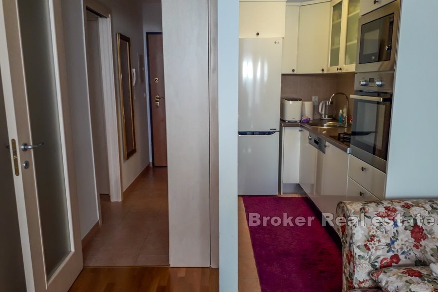Completely renovated two bedroom apartment, Sucidar