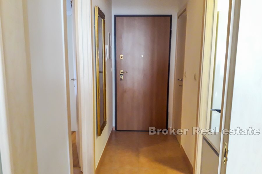 Completely renovated two bedroom apartment, Sucidar
