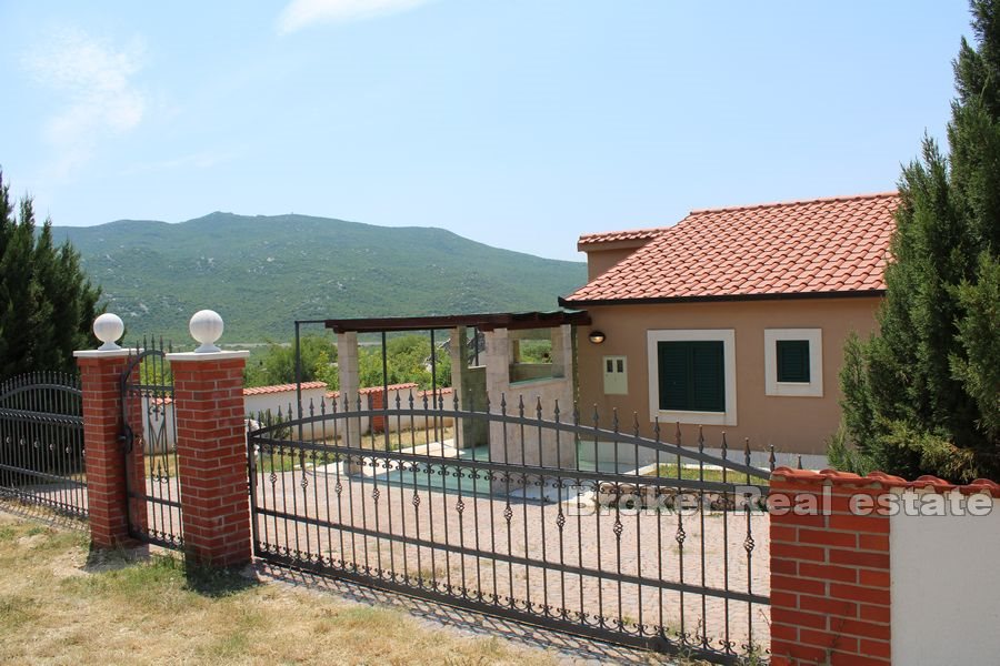 Moderní dům s bazénem poblíž Splitu