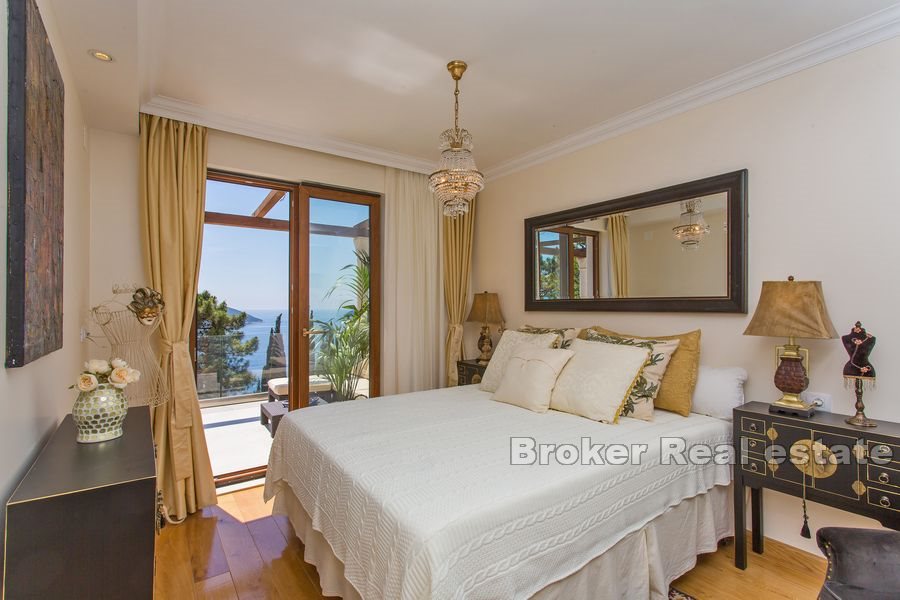 Luxury villa with panoramic sea view