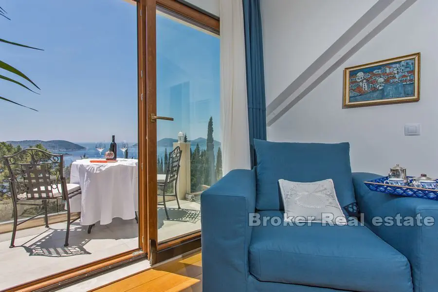 Luxusní vila s panoramatickým výhledem na moře