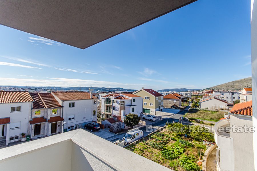 Atraktivna novogradnja, više stanova, Trogir