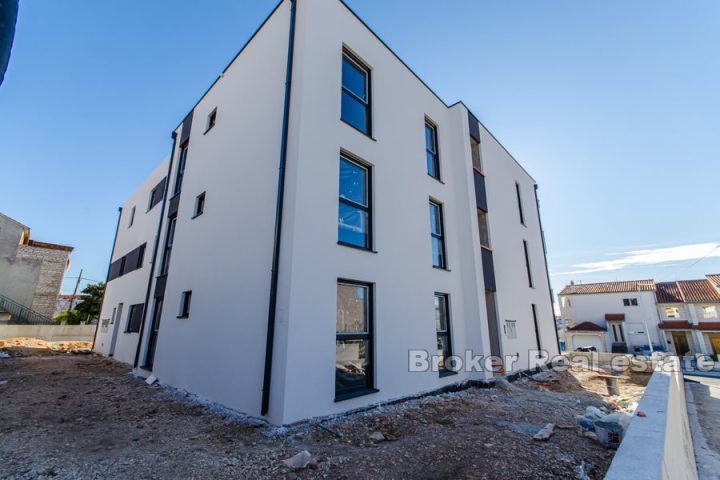 Attractive new building, more apartments, Trogir