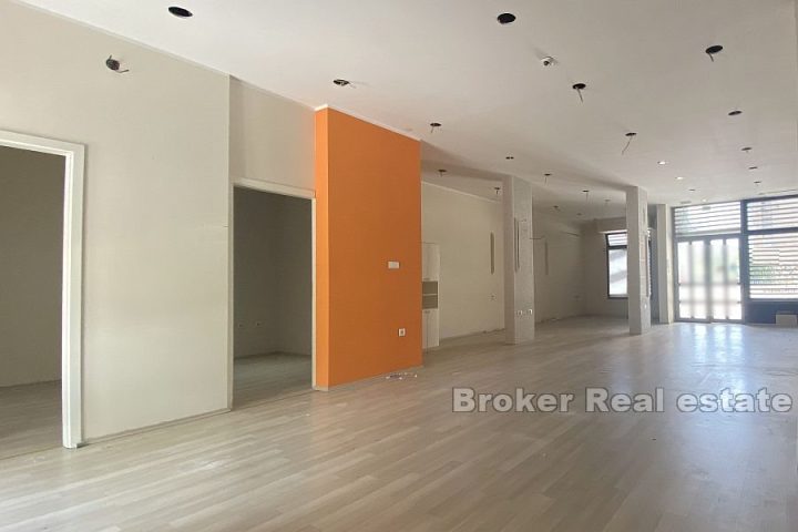 Trstenik, business space on the ground floor, 90m2