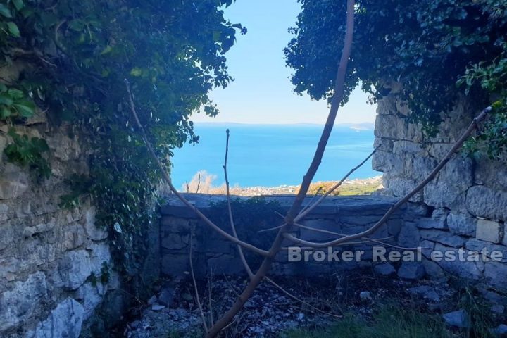 Stone house with sea view