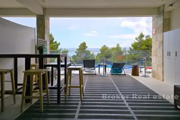Apartment in a luxury apartment building with a sea view