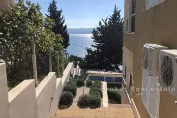 Newly renovated apartment with sea view