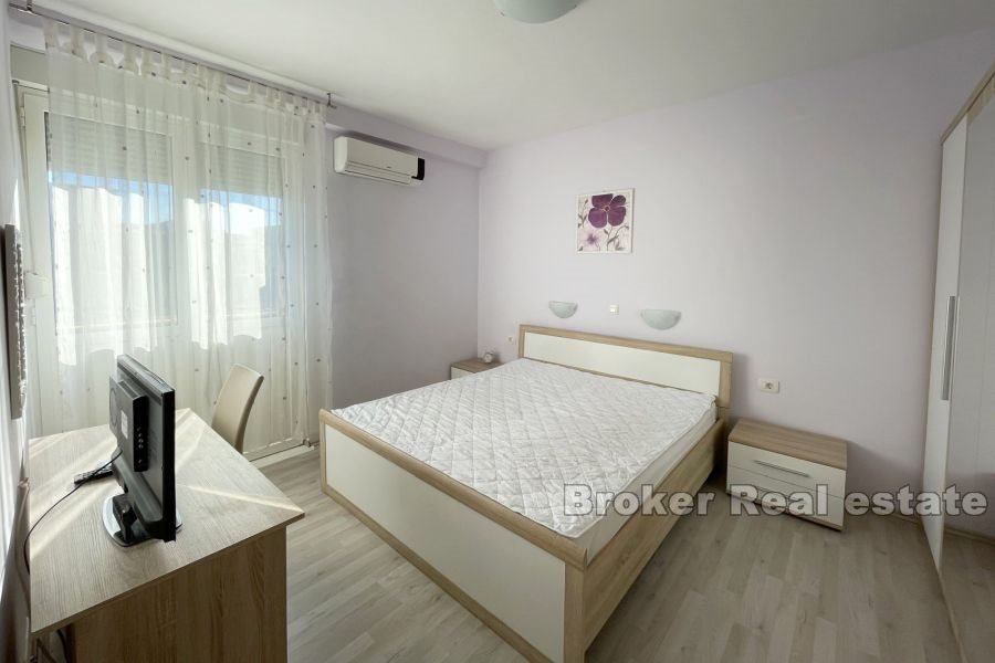 Bol, two-bedroom apartment near the city center