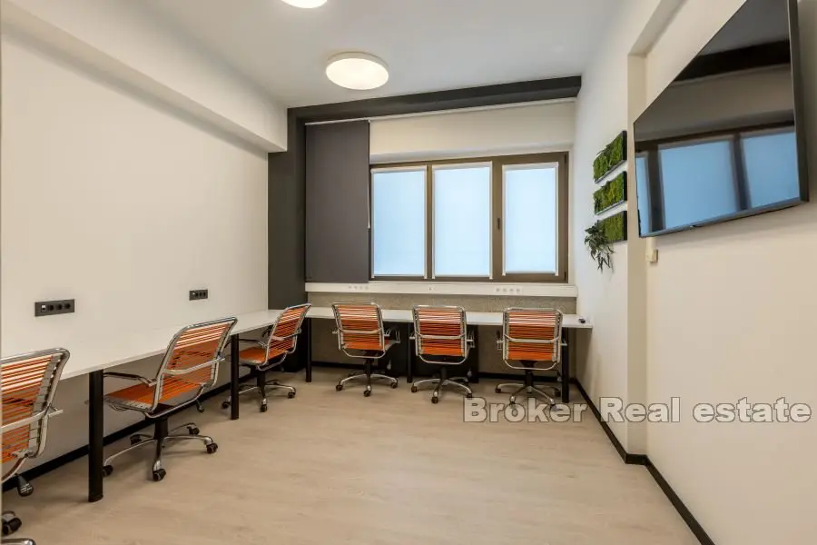 Split 3 - Moderne møblert kontorlokale