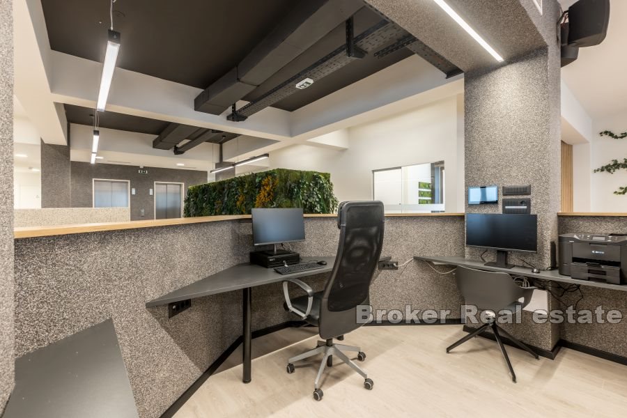 Split 3 – Modern eingerichtete Büroräume