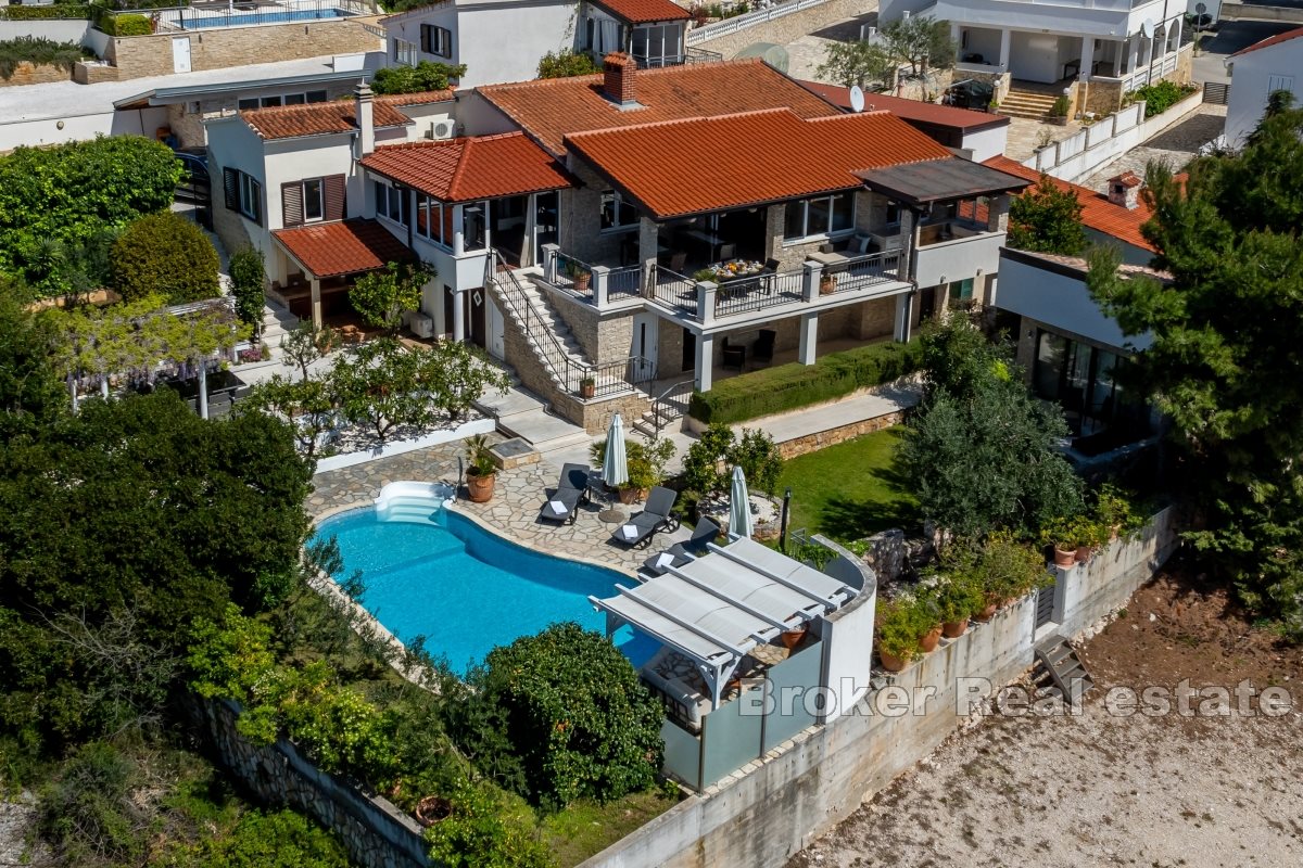 Villa with open sea view