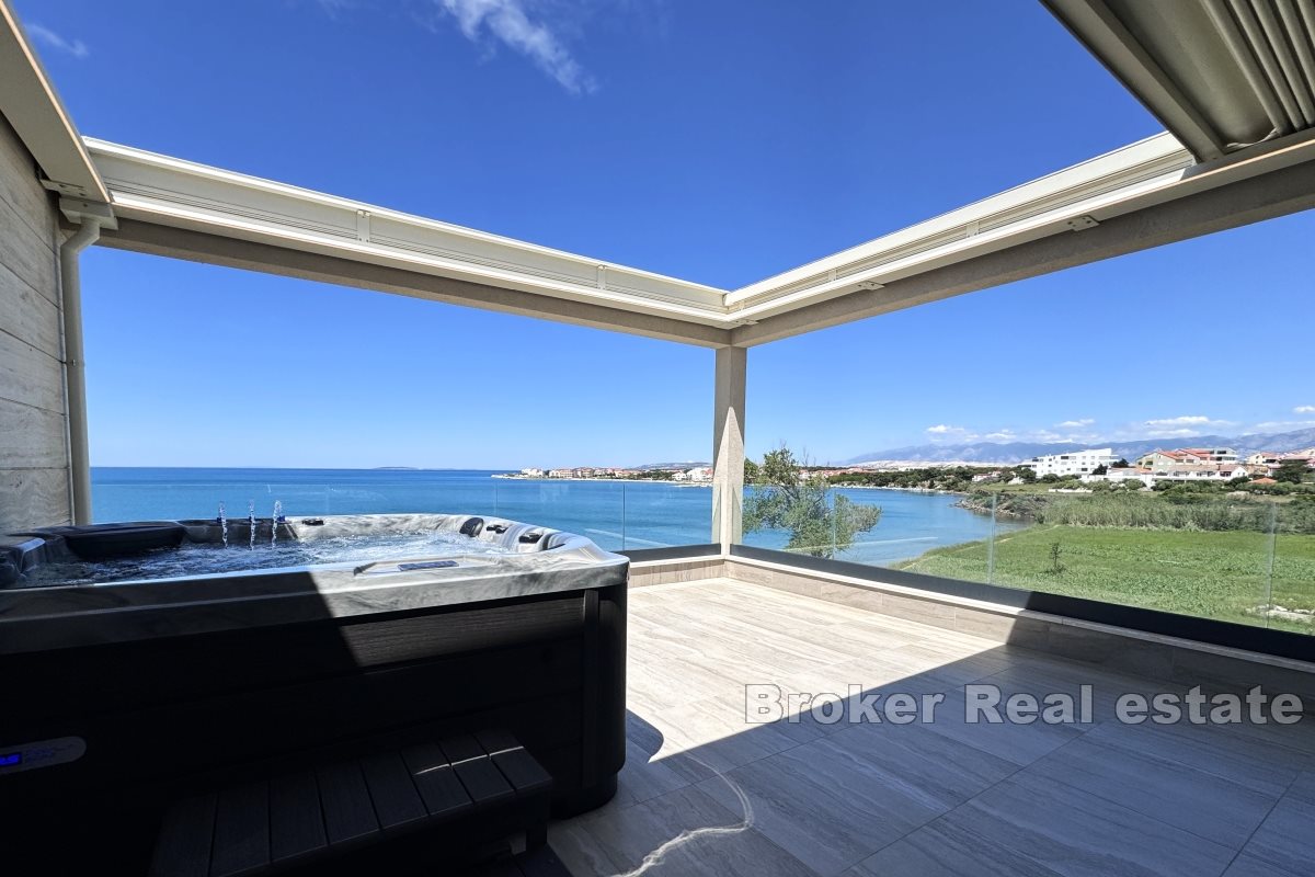 Penthouse luxueux au premier rang de la mer