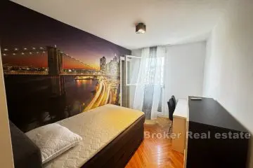 Przestronny apartament z trzema sypialniami