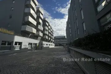 Przestronny apartament z trzema sypialniami